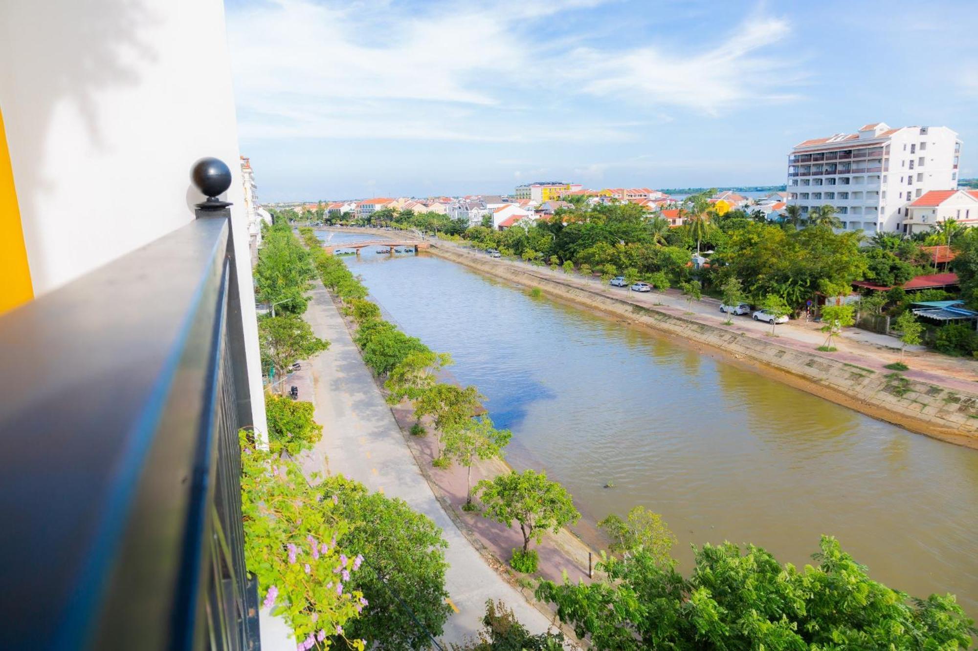 Khách sạn Khách Sạn&spa Royal Riverside