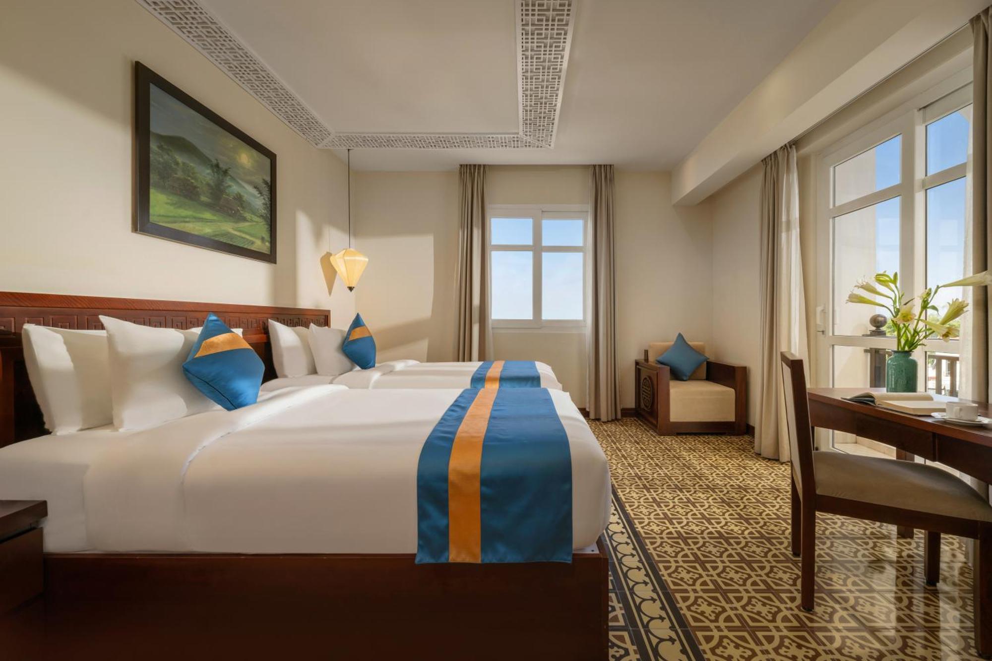 Khách Sạn&spa Royal Riverside Khách sạn 4*