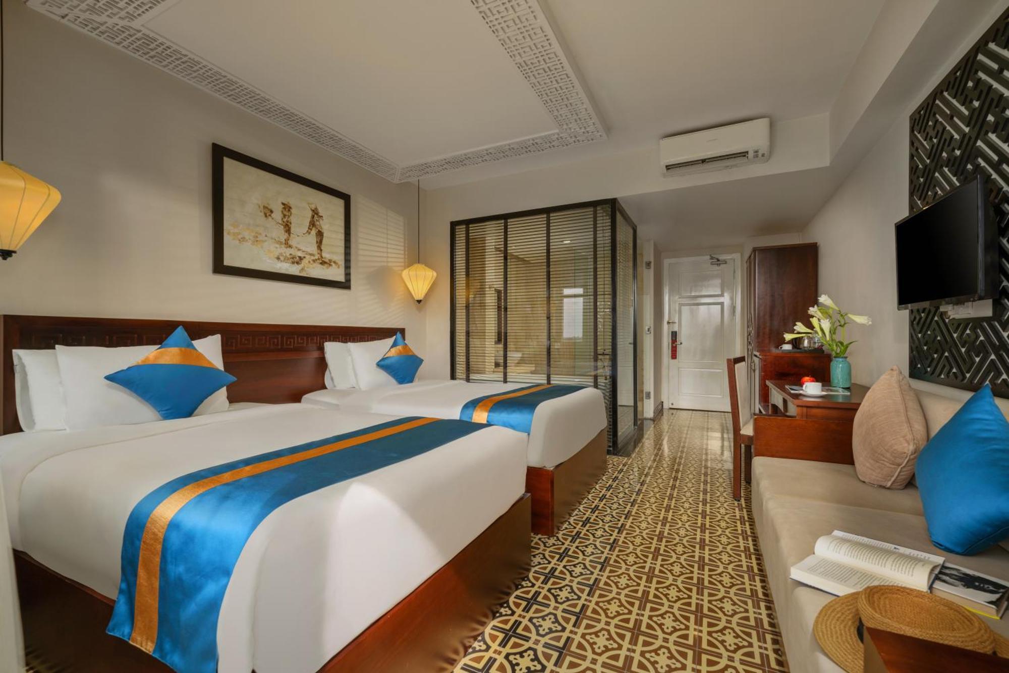 Khách Sạn&spa Royal Riverside 4*