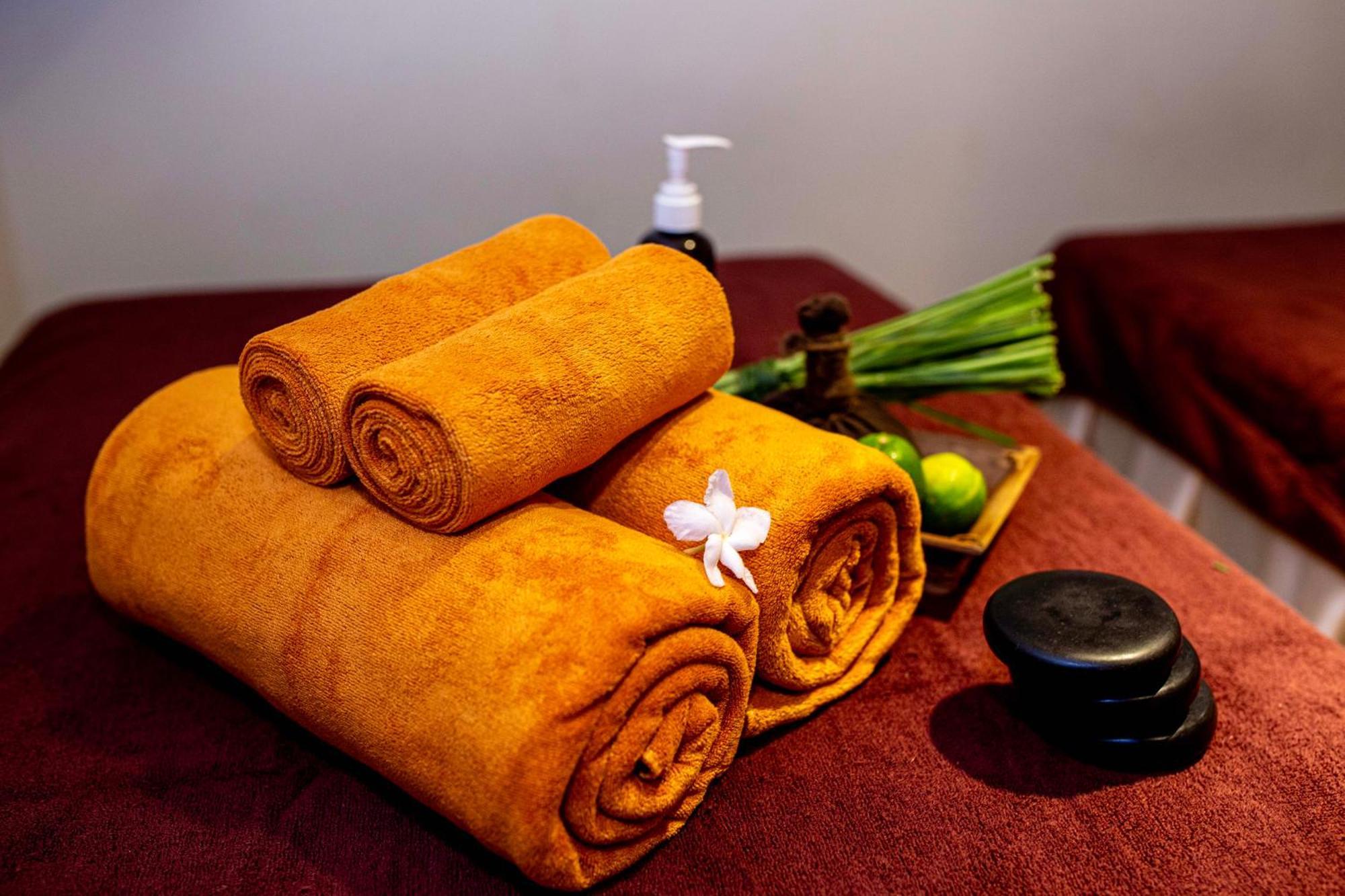 Khách Sạn&spa Royal Riverside 4*