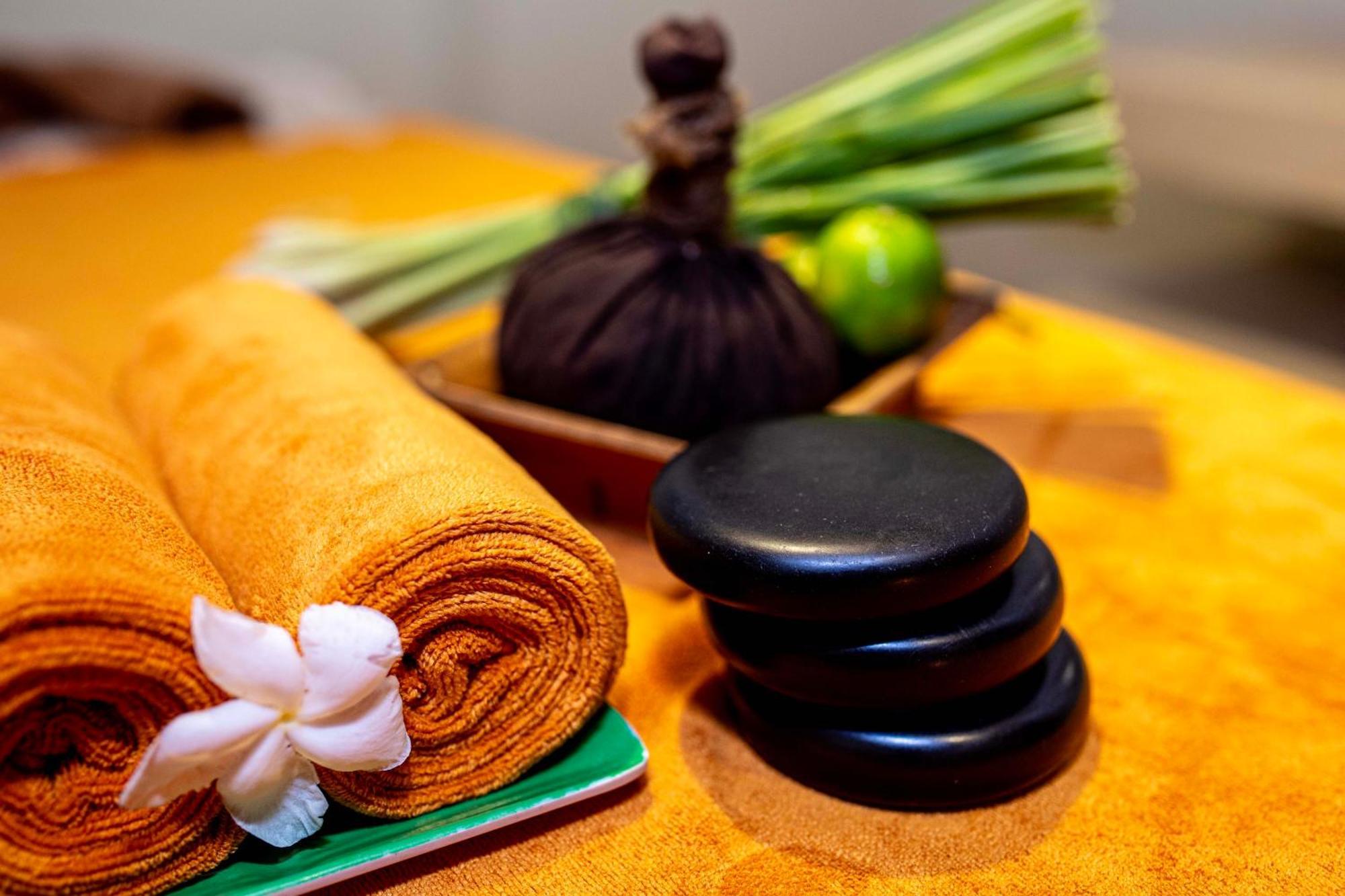 Khách sạn Khách Sạn&spa Royal Riverside